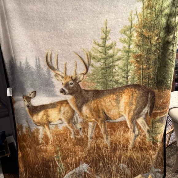 Northwest Plush Reversible Blanket – Joe Hautman Whitetail Deer – 60" x 50" EUC - Picture 2 of 5
